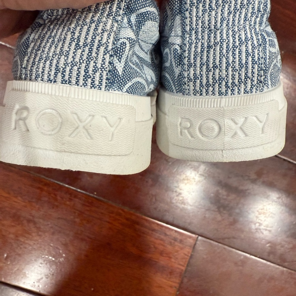 Roxy Blue and White Heart Pattern Sneakers - Picture 6 of 6